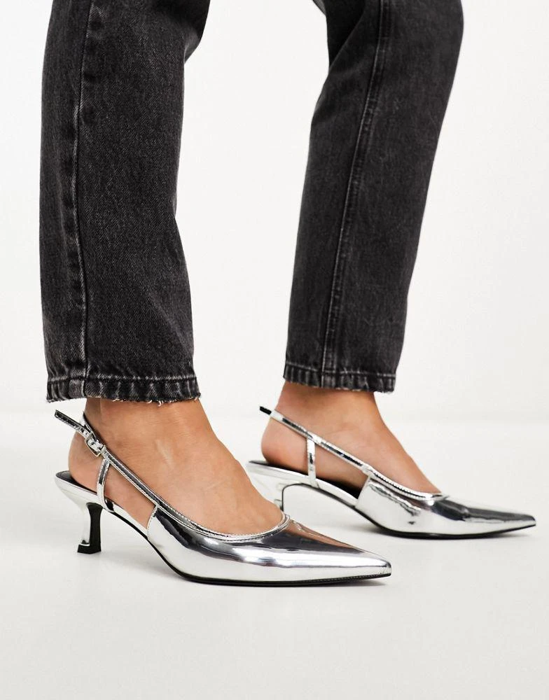 商品ASOS|ASOS DESIGN Wide Fit Strut slingback mid heeled shoes in silver,价格¥274,第2张图片详细描述