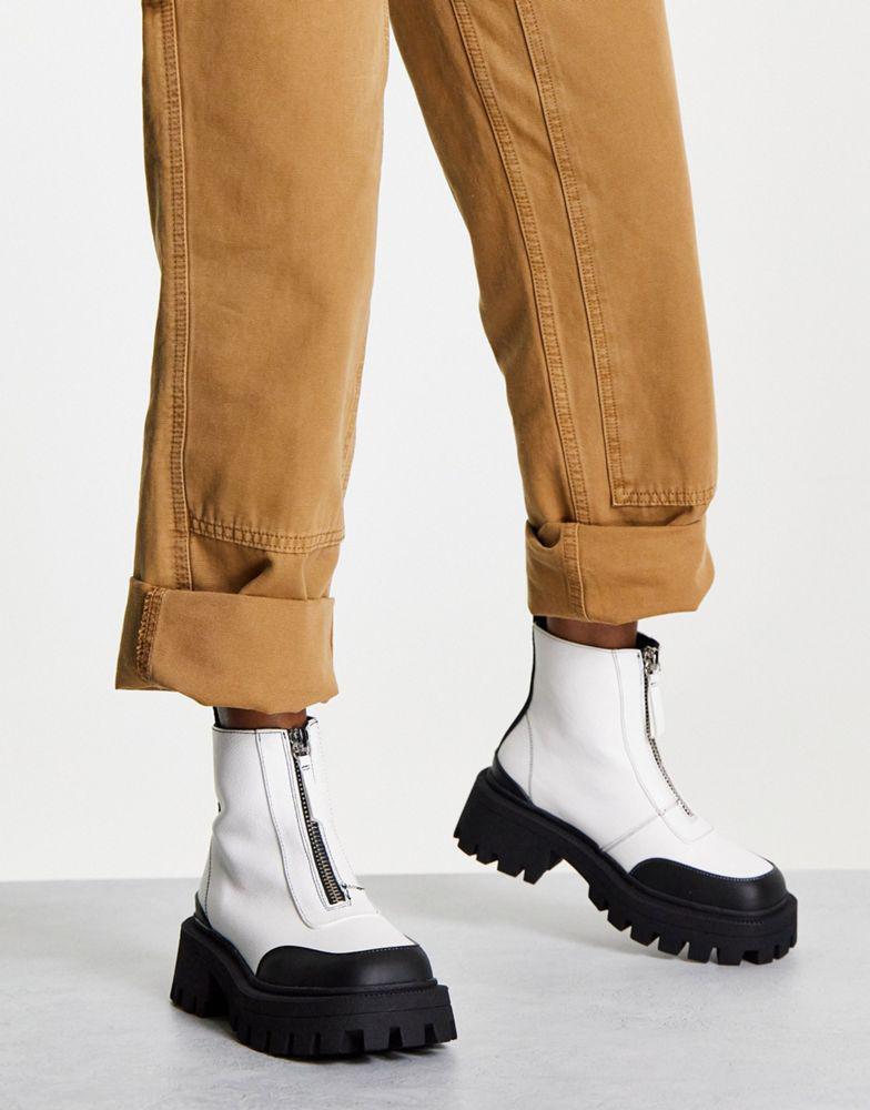商品ASOS|ASOS DESIGN Wide Fit Autumn square toe front zip boots in white,价格¥184,第5张图片详细描述