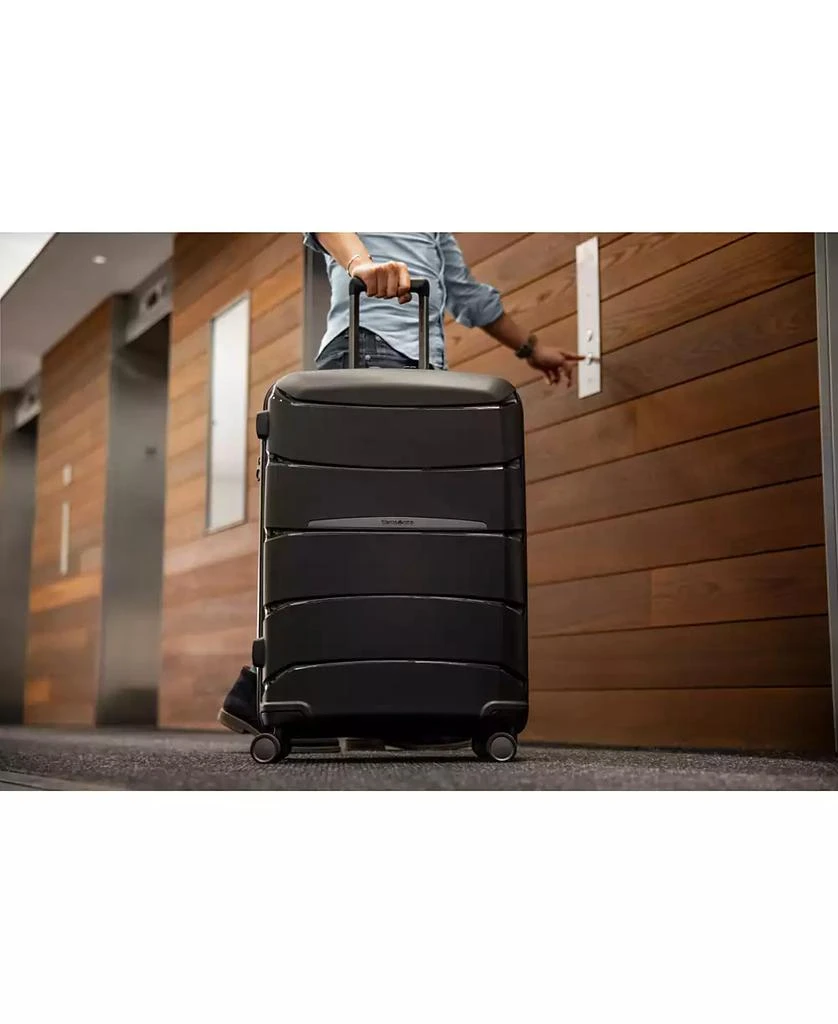 Outline Pro 21" Hardside Carry-on Spinner 商品