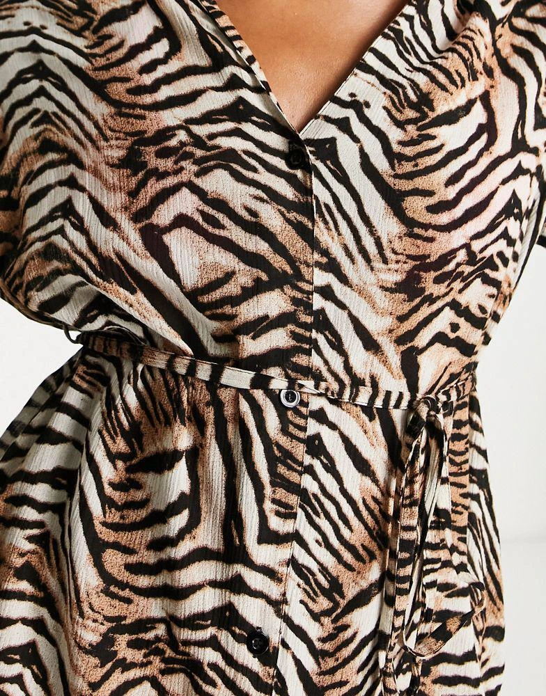 商品ASOS|ASOS DESIGN button through beach over shirt in animal print,价格¥342,第4张图片详细描述
