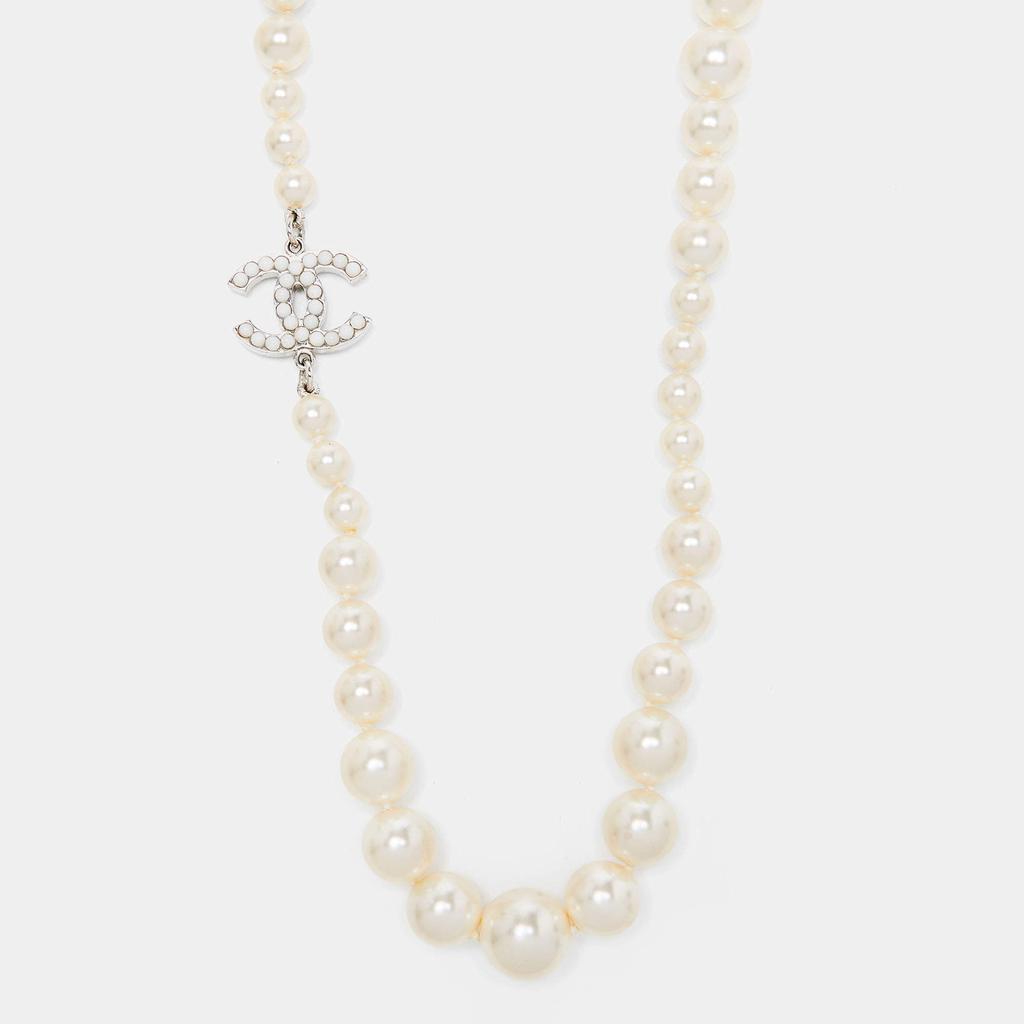 Chanel Silver Tone Graduated Faux Pearl CC Charm Necklace商品第2张图片规格展示