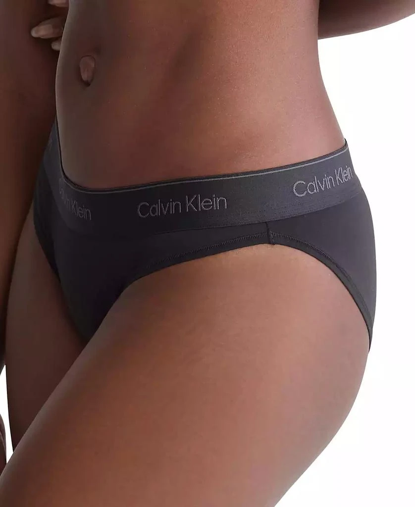 商品Calvin Klein|Calvin Klein Women's Modern Holiday Bikini Underwear QF7999,价格¥174,第2张图片详细描述