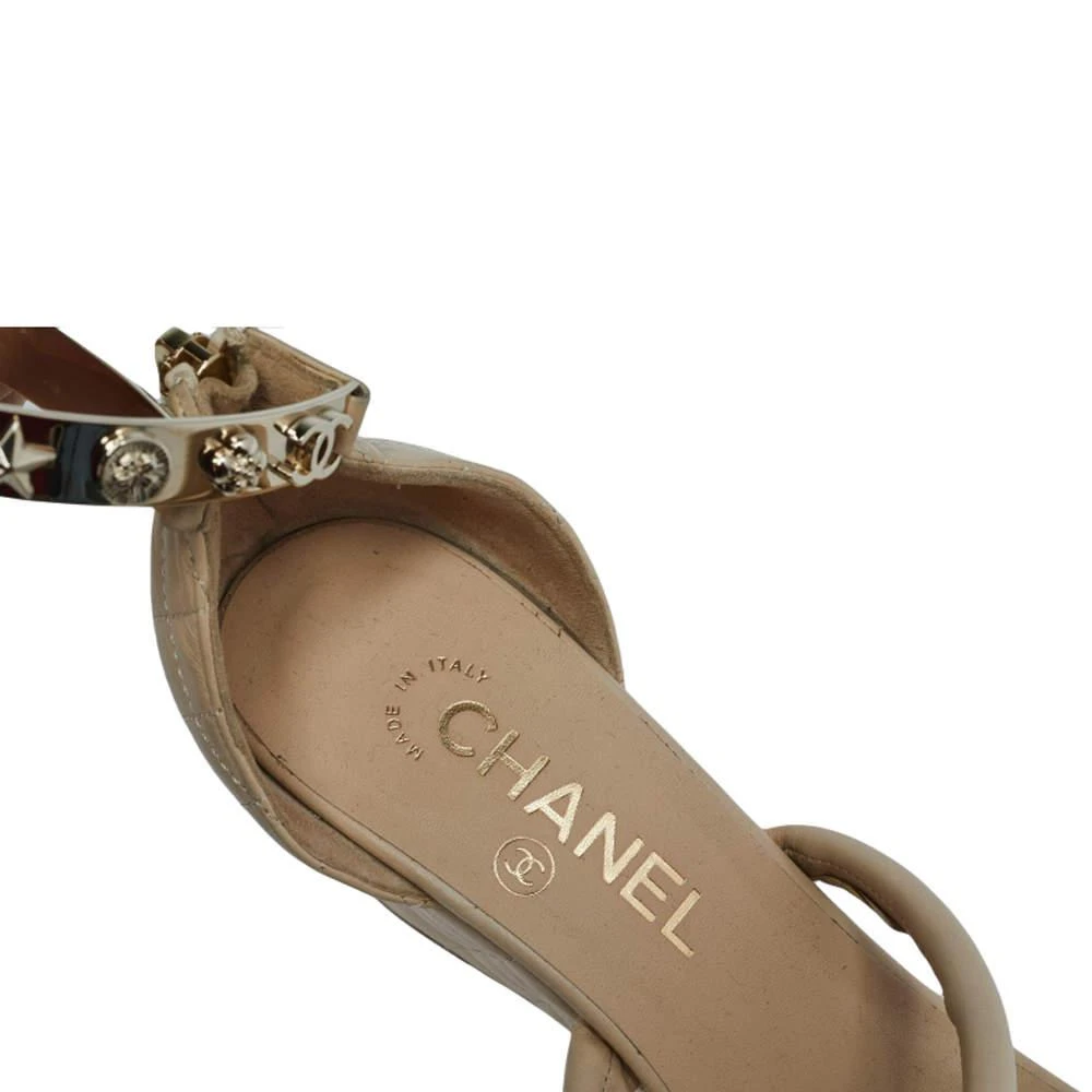 Chanel Beige Quilted Leather Charm Embellished Ankle Cuff Wedge Sandals Size 37 商品