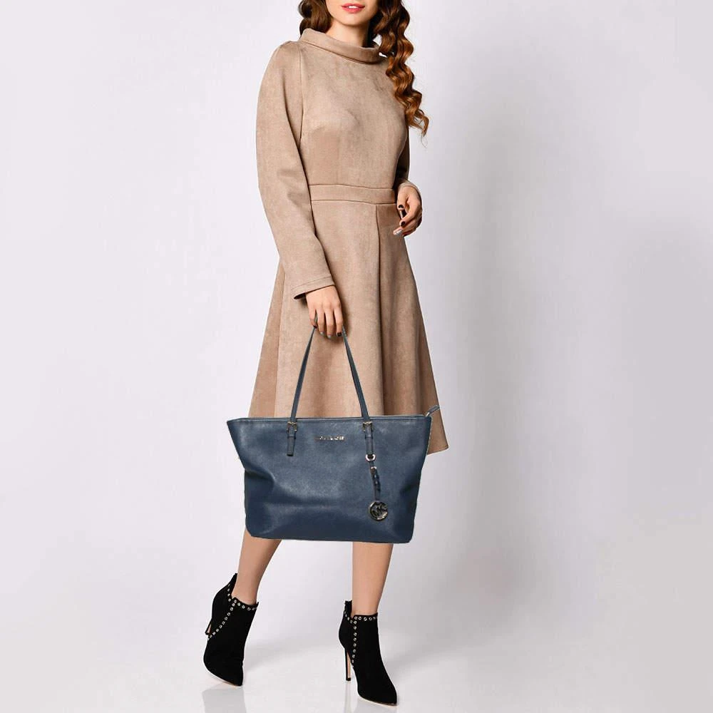 商品[二手商品] Michael Kors|MICHAEL Michael Kors Blue Leather Medium Jet Set Travel Tote,价格¥985,第2张图片详细描述