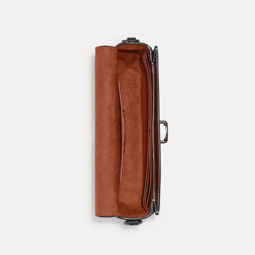 商品Coach|Glovetanned Leather Studio Baguette Bag,价格¥3002,第4张图片详细描述