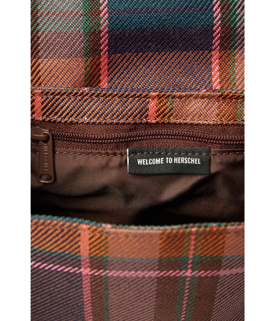 商品Herschel Supply|Retreat Crossbody Mini,价格¥521,第3张图片详细描述