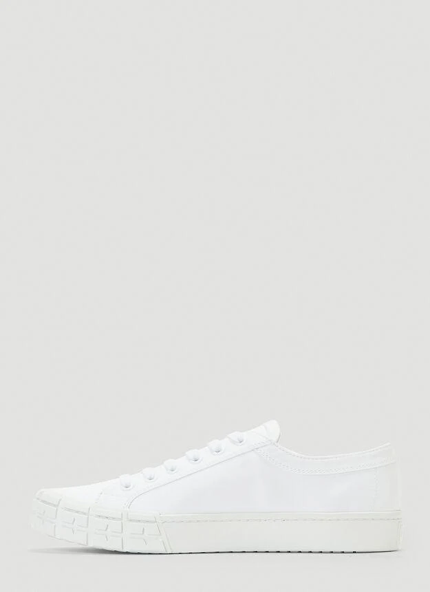 商品Prada|Cassetta Wheel Sneakers in White,价格¥2678,第3张图片详细描述