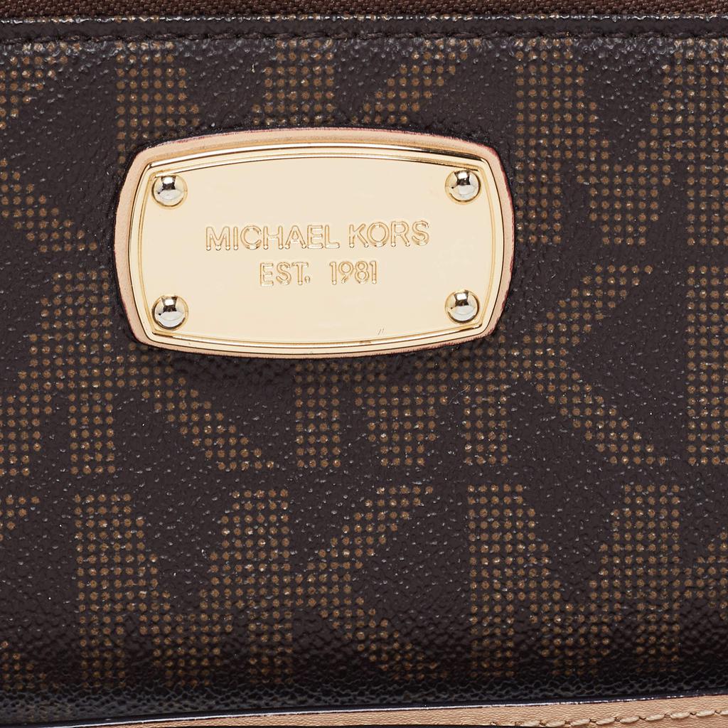 Michael Kors Brown Signature Coated Canvas Wristlet Zip Around Wallet商品第6张图片规格展示