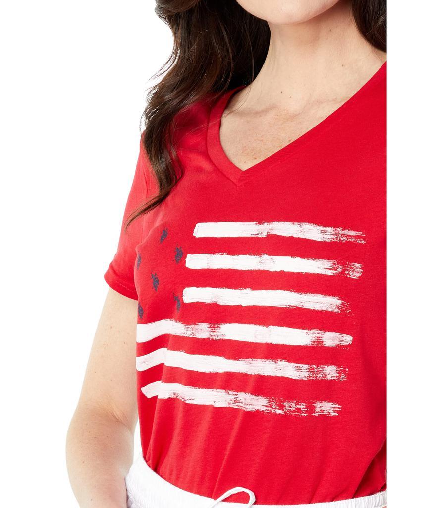 商品U.S. POLO ASSN.|V-Neck USPA Flag Graphic Tee,价格¥72-¥76,第5张图片详细描述