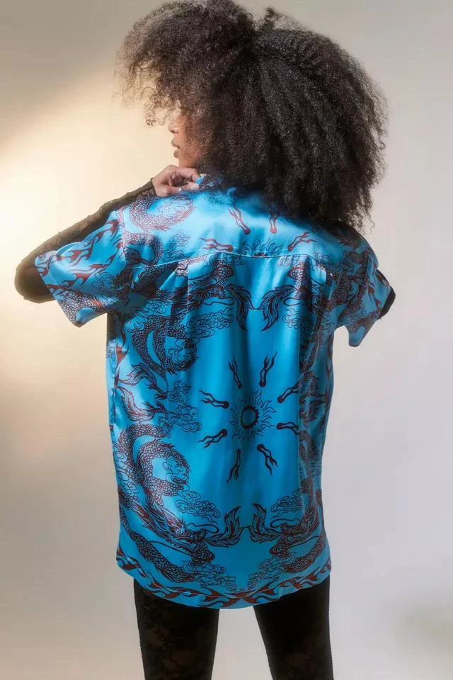 商品Urban Outfitters|UO Starlight Satin Souvenir Button-Down Top,价格¥112,第3张图片详细描述