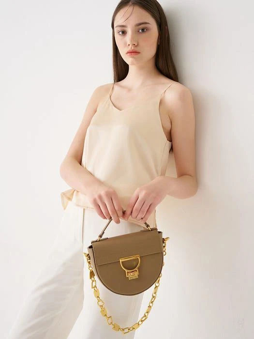 商品Coccinelle|Arlettis Mignon Halfmoon Bag (3 Colors),价格¥2447,第2张图片详细描述