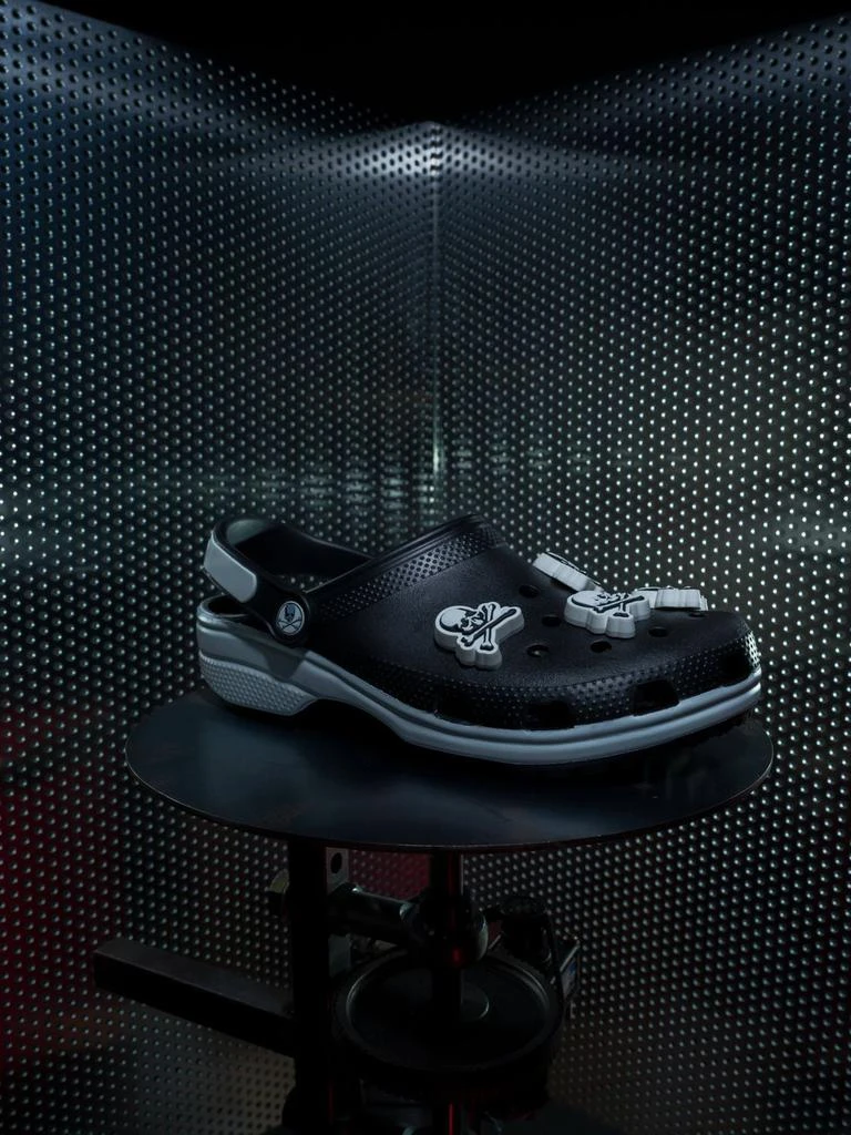 商品Crocs|Mastermind X Crocs Sandals,价格¥464,第3张图片详细描述