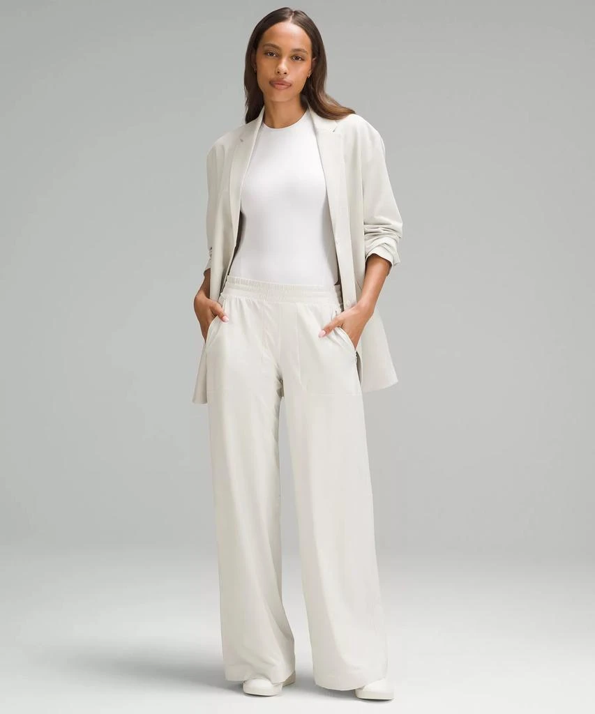 商品Lululemon|Wundermost Ultra-Soft Nulu Short-Sleeve Crew Thong Bodysuit,价格¥447,第2张图片详细描述