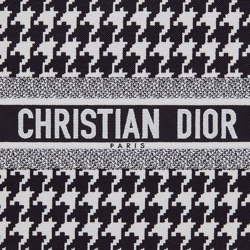 商品Dior|【预售3-7天】DIOR/迪奥 21BOOK TOTE系列 女士小号黑色千鸟格纹刺绣手提托特包M1296ZTQT_M911,价格¥20977,第6张图片详细描述