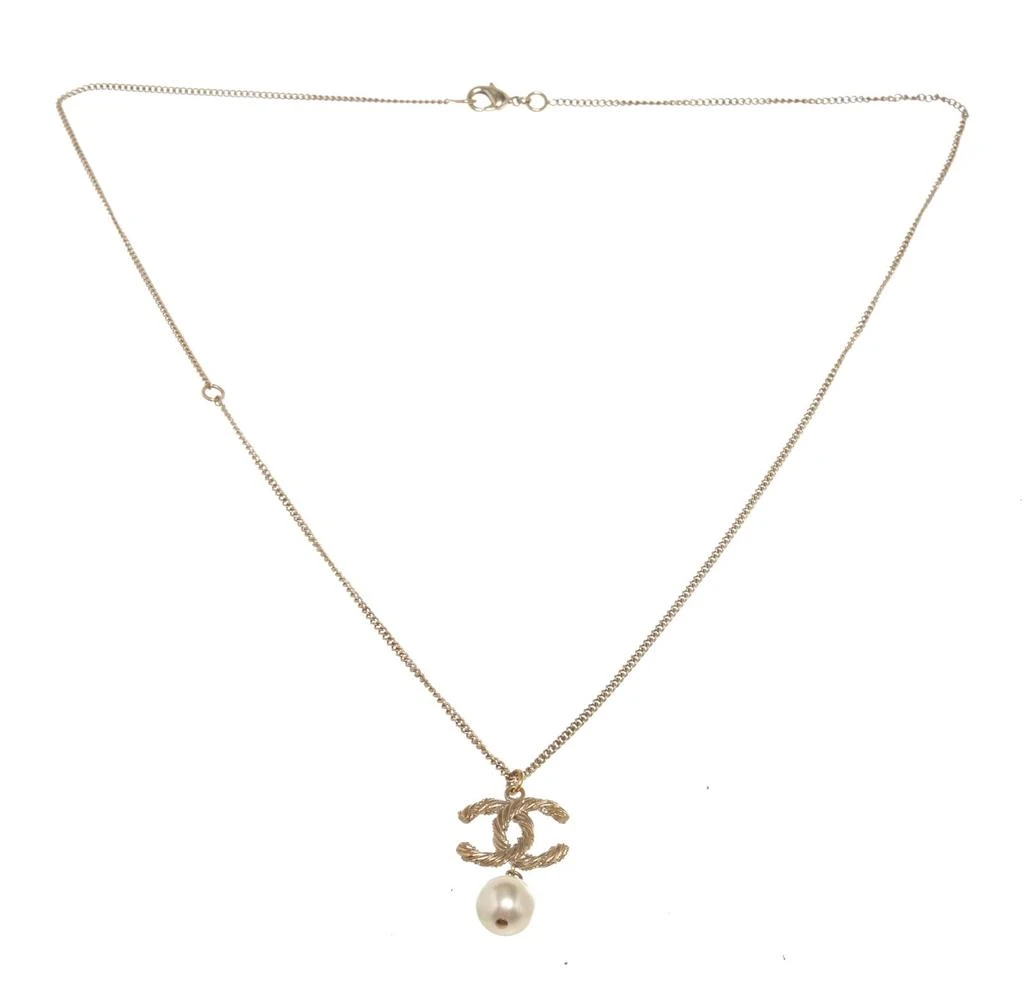 商品[二手商品] Chanel|Chanel CC Dangle Pearl Pendant Gold-tone Necklace,价格¥10294,第1张图片