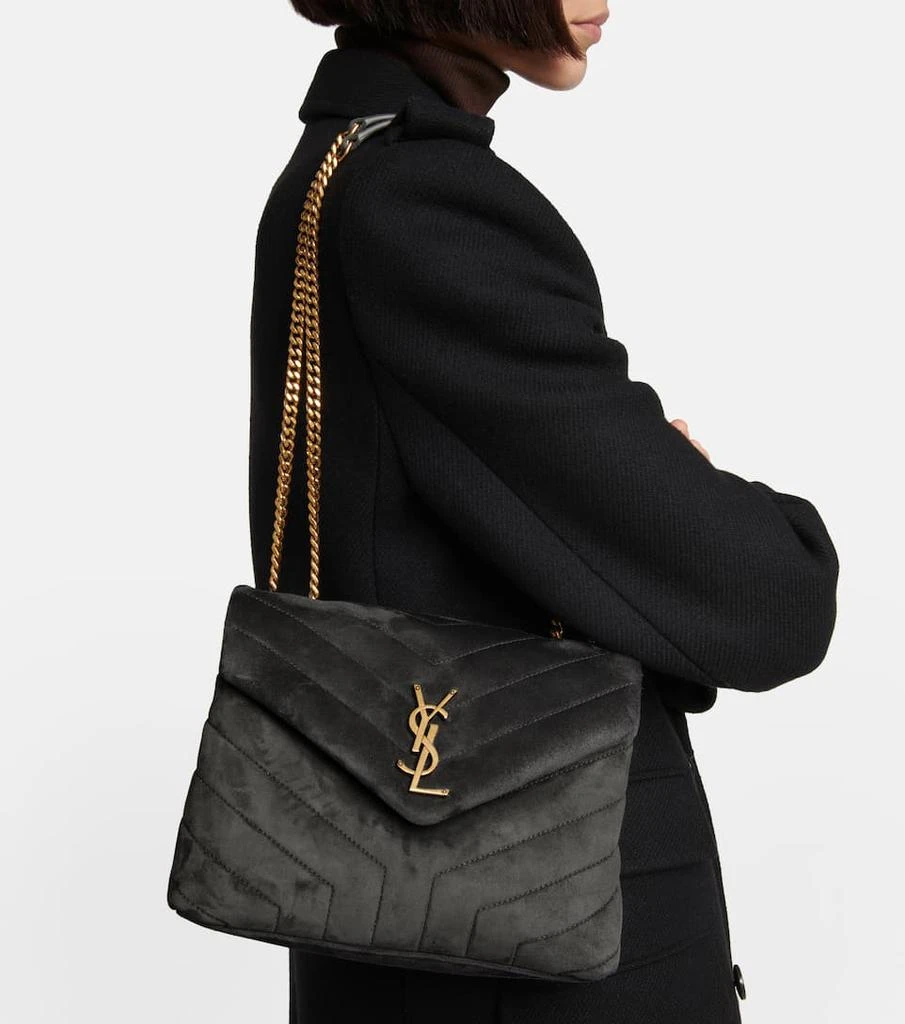 商品Yves Saint Laurent|Loulou Small suede shoulder bag,价格¥22928,第2张图片详细描述