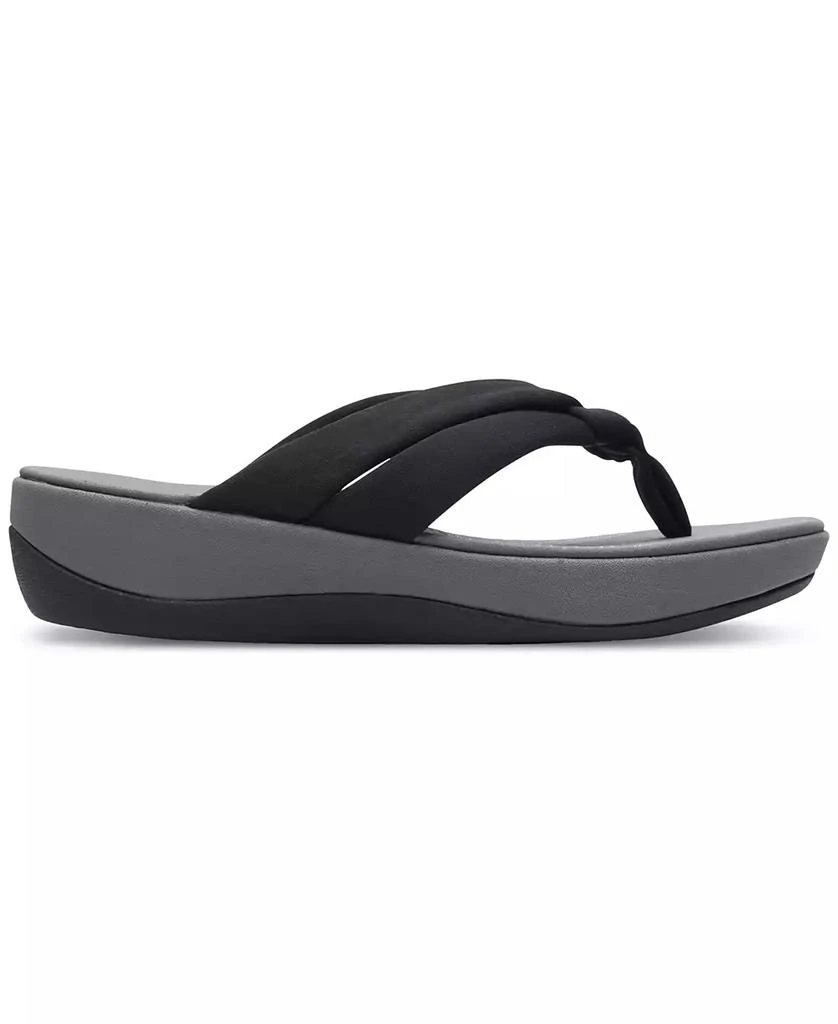 商品Clarks|Women's Cloudsteppers™ Arla Kaylie Slip-On Thong Sandals,价格¥329,第2张图片详细描述