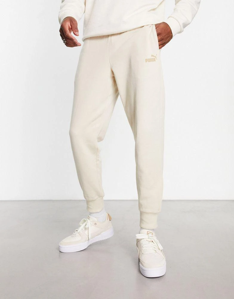 商品Puma|Puma essentials small logo joggers in off white,价格¥207,第1张图片