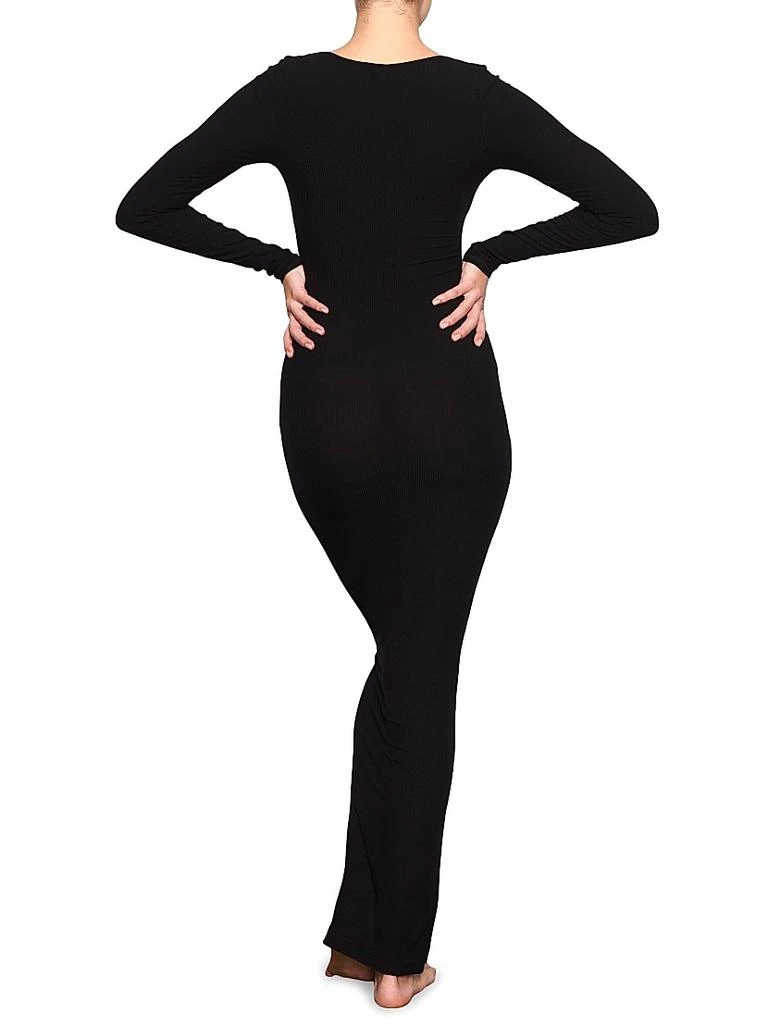 商品SKIMS|Soft Lounge Long-Sleeve Dress,价格¥671,第4张图片详细描述