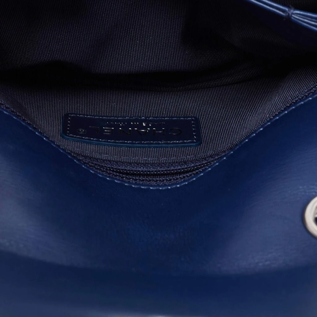 Chanel Navy Blue Studded Chevron Leather Flap Bag 商品