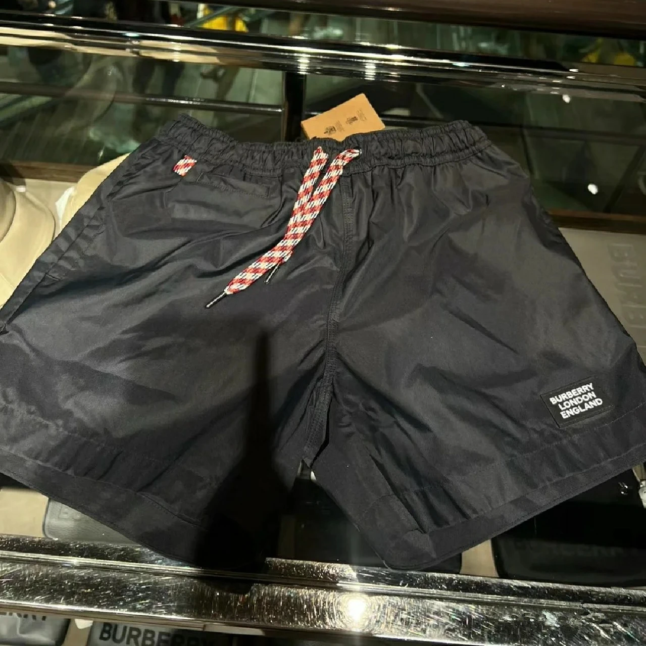 BURBERRY/博柏利 男士黑色纤维微标贴片条纹抽绳游泳短裤80226381 商品