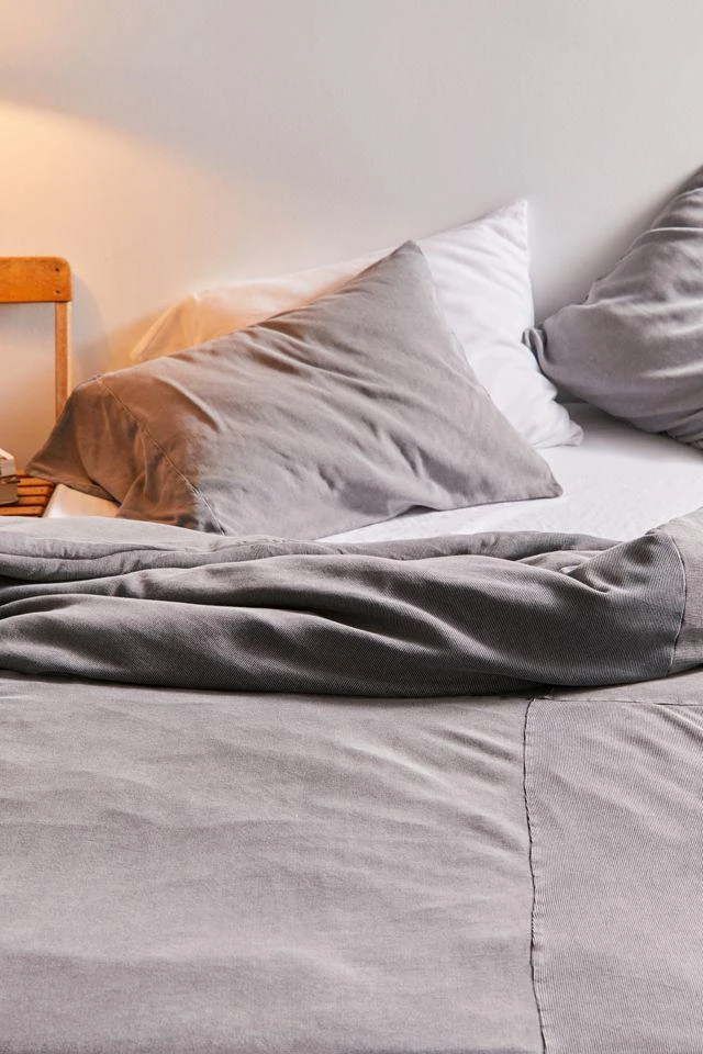 商品Urban Outfitters|Faded Ribbed Solid Jersey Comforter,价格¥1349,第3张图片详细描述