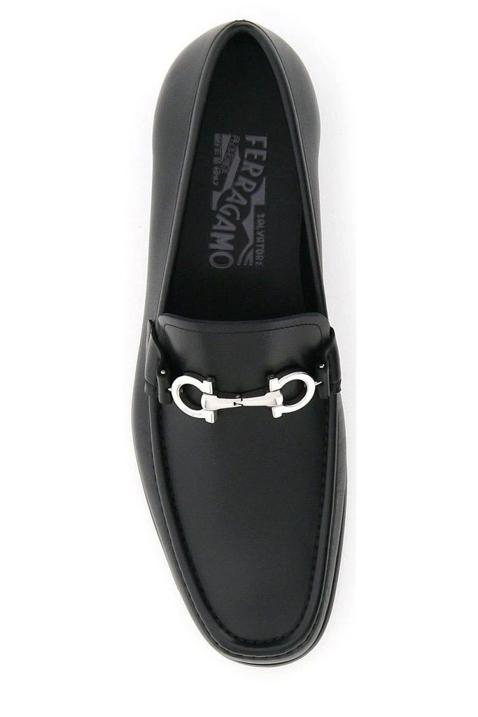 商品Salvatore Ferragamo|Ferragamo Gancini Reversible Plaque Moccasins,价格¥3505,第3张图片详细描述