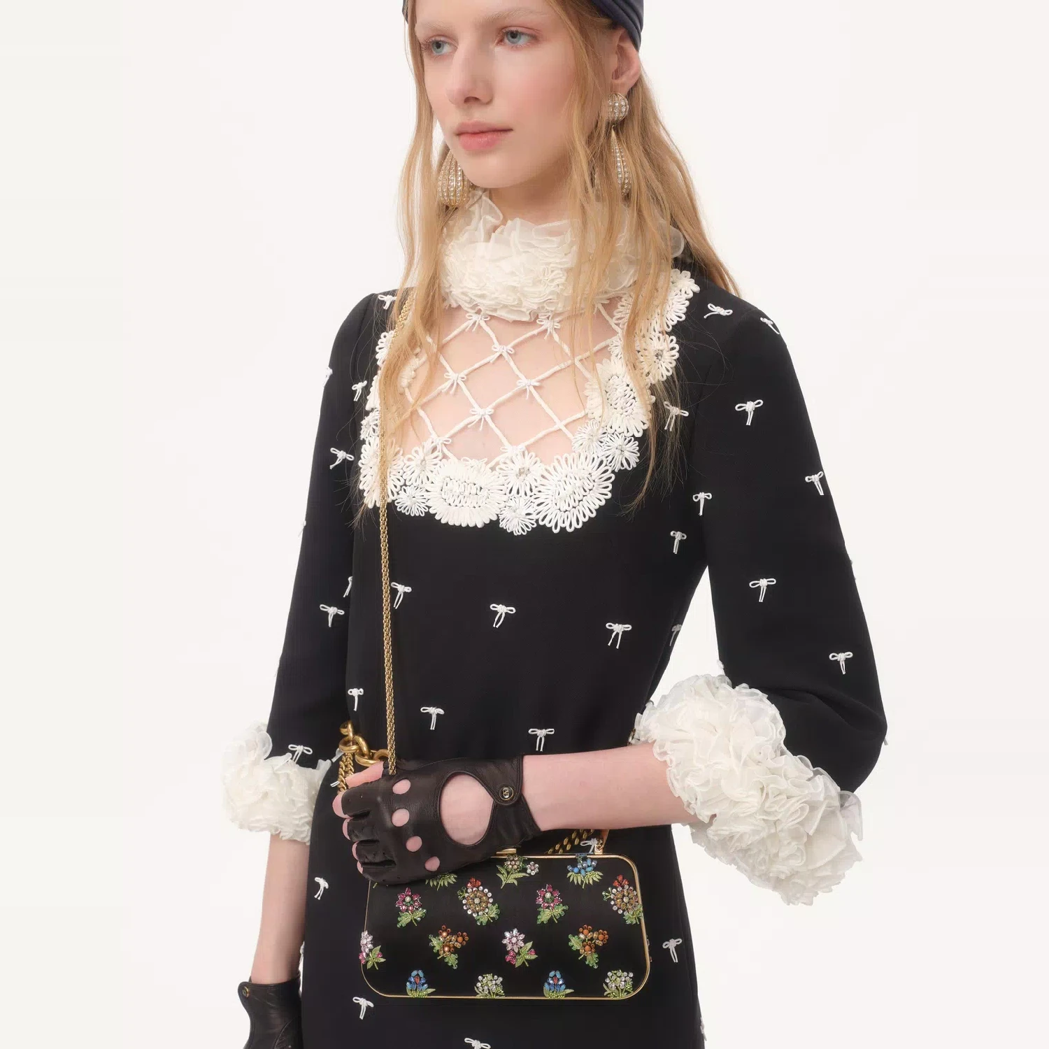 【预售】 华伦天奴 25春夏 女士 连衣裙 ROBE COURTE BRODÉE EN CRÊPE COUTURE BVAEX81CF_0NA 商品