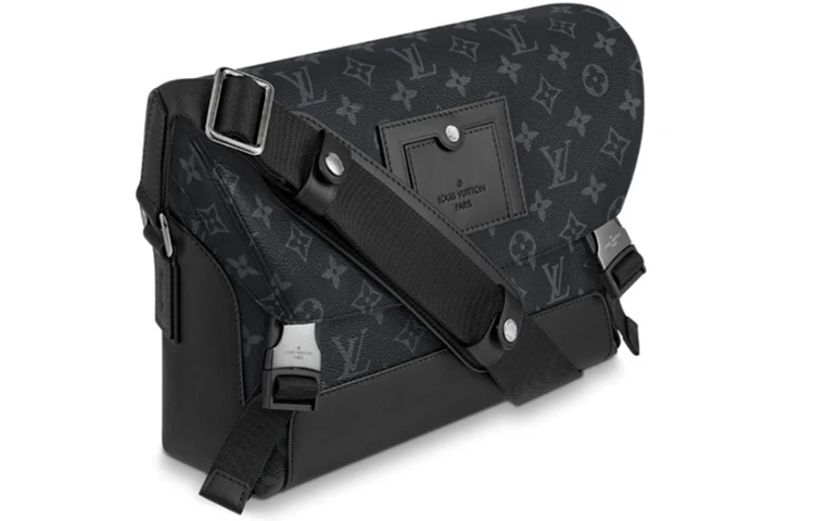 商品[国内直发] Louis Vuitton|Voyager系列 经典老花满印 涂层帆布 邮差包单肩斜挎包 小号 男款 黑色,价格¥24680,第4张图片详细描述