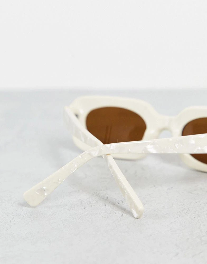 商品ASOS|ASOS DESIGN frame mid square sunglasses in white acetate transfer - WHITE,价格¥55,第2张图片详细描述