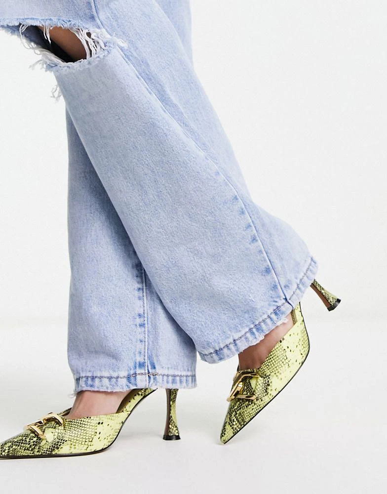 商品ASOS|ASOS DESIGN Sommers chain detail mid heeled shoes in lime snake,价格¥254,第4张图片详细描述