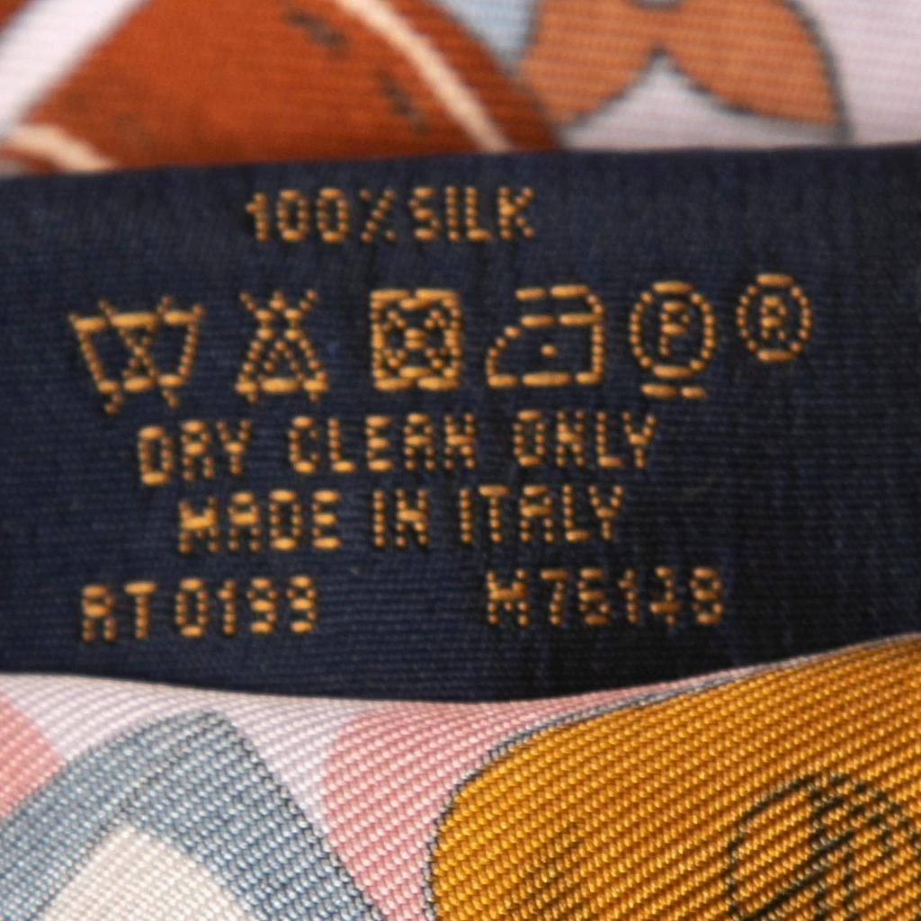 商品[二手商品] Louis Vuitton|Louis Vuitton Rouge Crazy In Lock Print Silk Scarf,价格¥2801,第4张图片详细描述