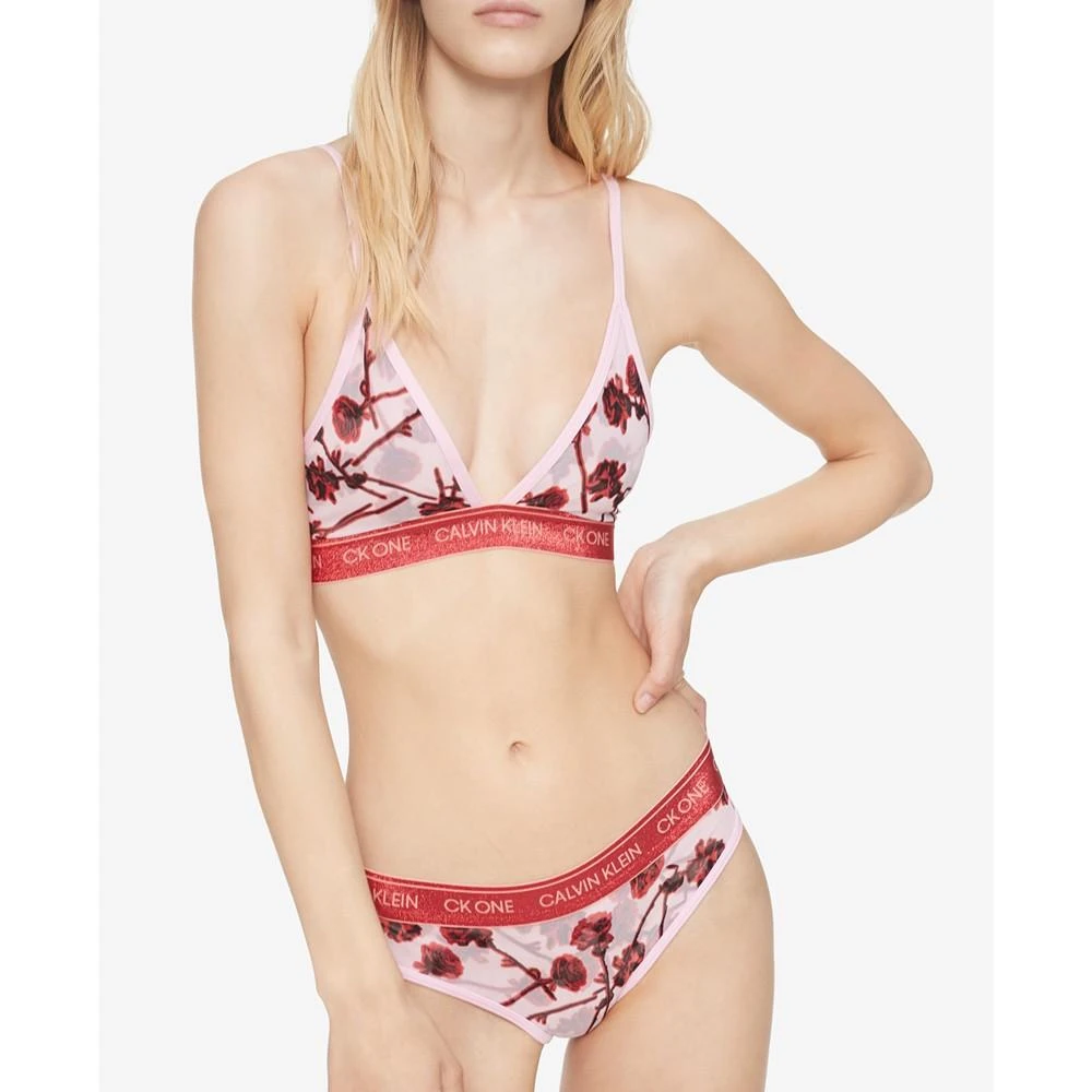 商品Calvin Klein|Women's CK One Unlined Rose-Print Triangle Bralette QF6690,价格¥125,第1张图片