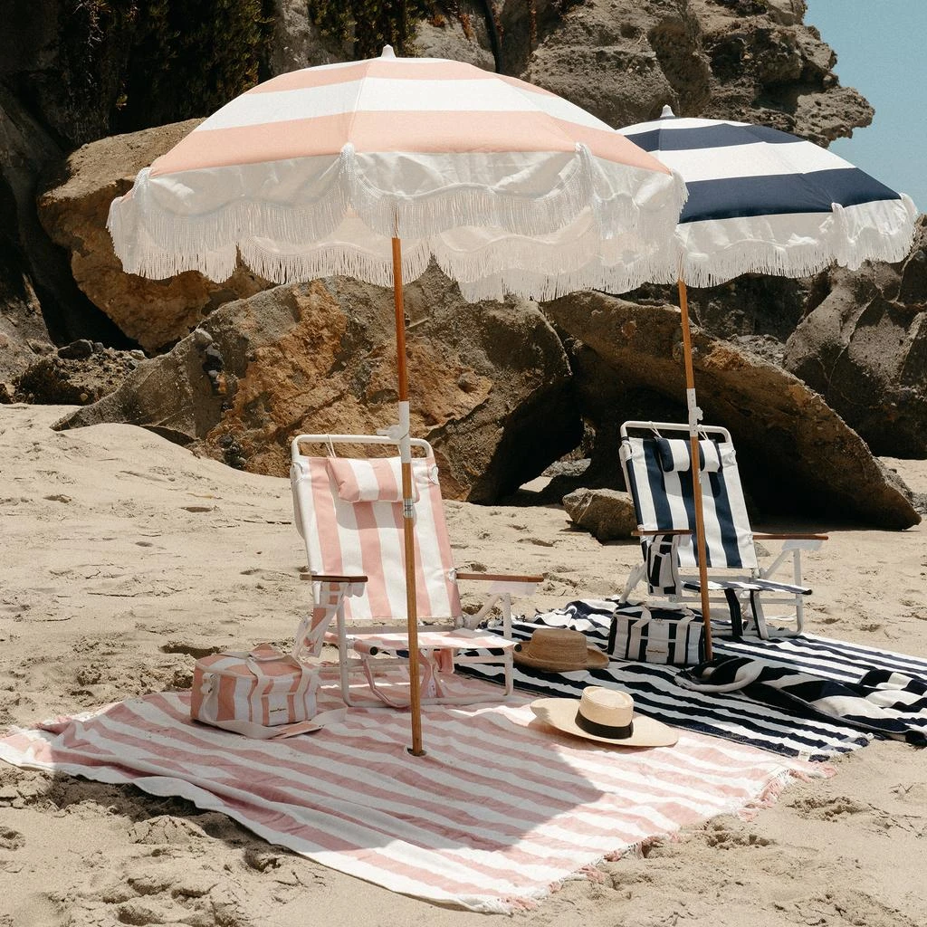 商品Business & Pleasure|Business & Pleasure Holiday Umbrella Capri,价格¥1682,第2张图片详细描述