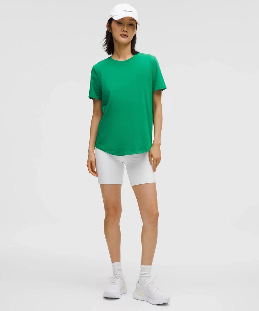 Love Curved-Hem Crewneck T-Shirt 商品