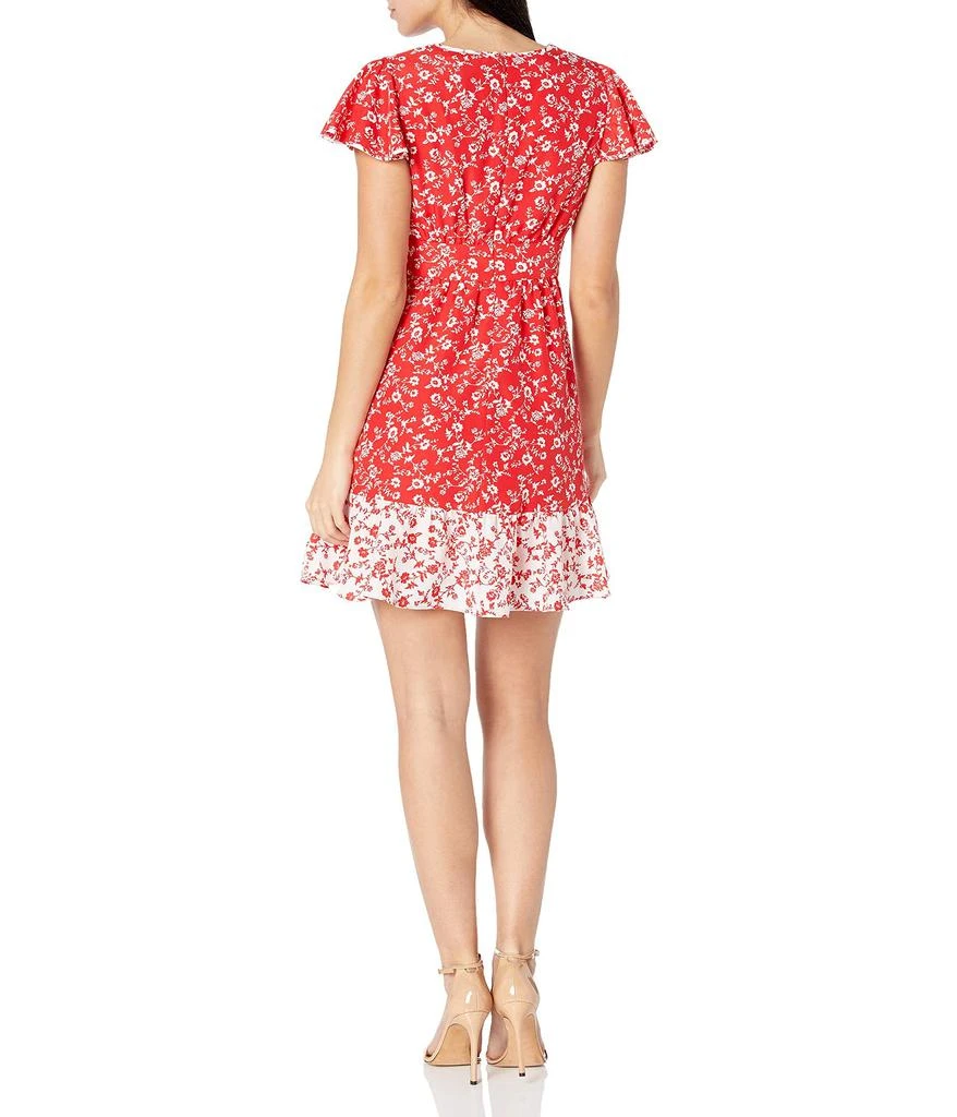 商品Vince|Camuto Women's Printed CDC Faux Wrap Fit and Flare Dress with Contrast Ruffle Hem,价格¥698,第2张图片详细描述