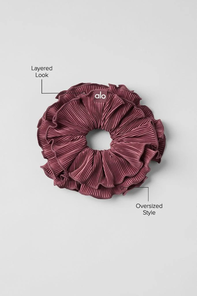 商品Alo|Micro Plisse Oversize Scrunchie - Burgundy Truffle,价格¥211,第2张图片详细描述