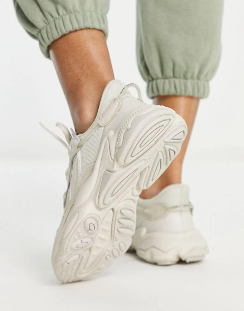 商品Adidas|adidas Originals Ozweego trainers in beige,价格¥665,第2张图片详细描述