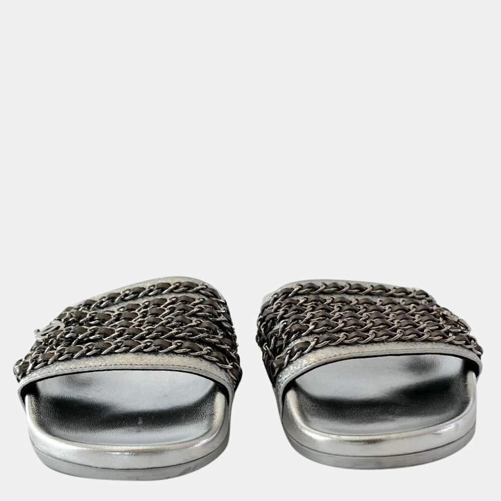 商品[二手商品] Chanel|Chanel Silver Leather Chain Detail Interlocking CC Logo Slides Sandals Size EU 38,价格¥5947,第5张图片��详细描述