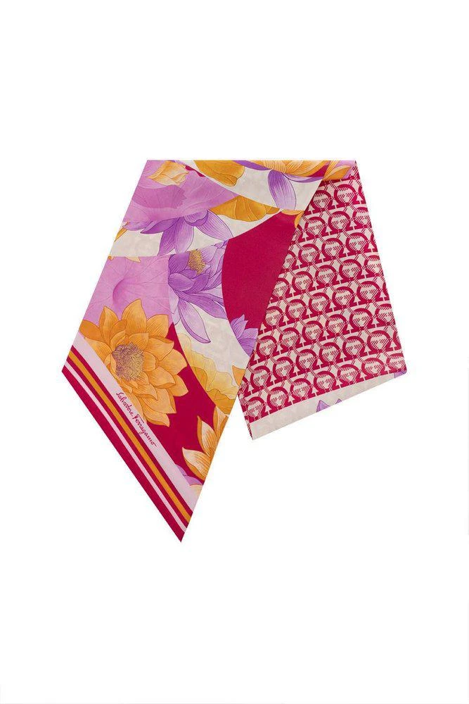 商品Salvatore Ferragamo|Salvatore Ferragamo Floral Printed Scarf,价格¥972,第1张图片