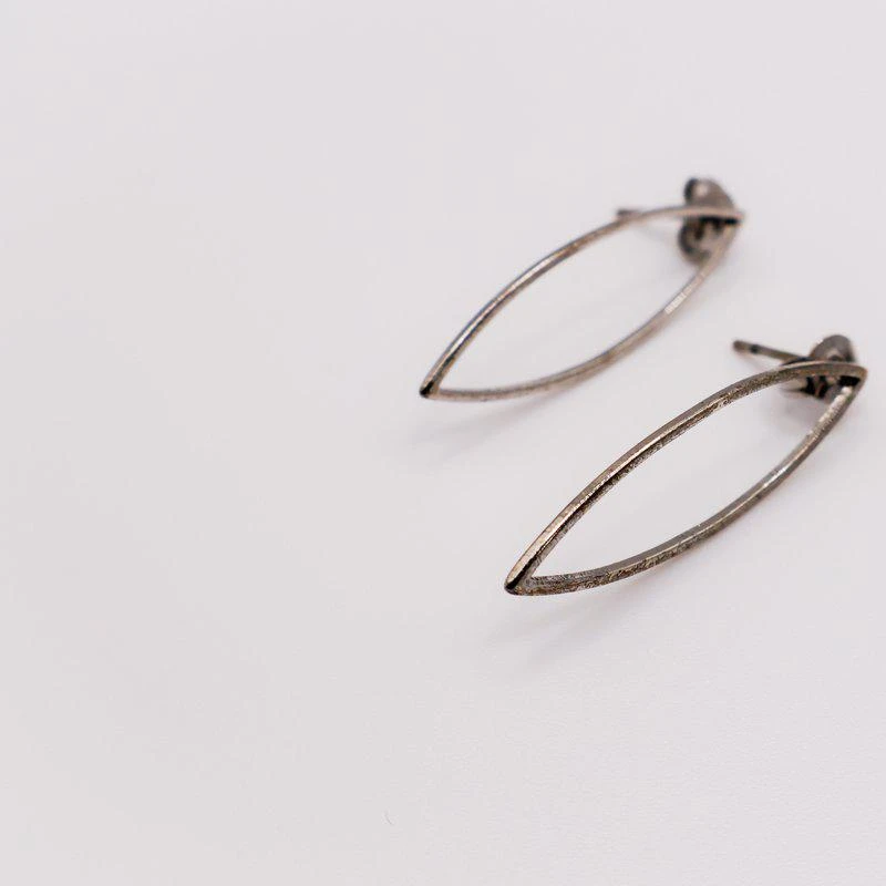 商品Le Réussi|Silver Eye Shaped Earrings,价格¥151,第1张图片