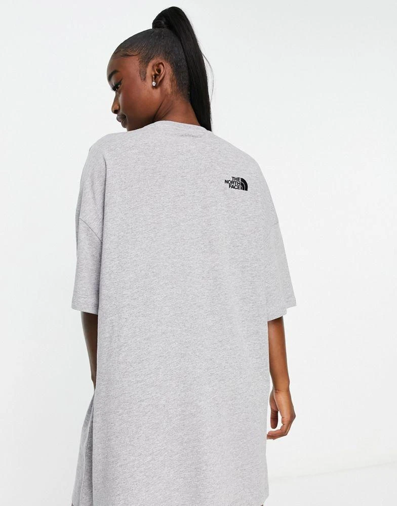 商品The North Face|The North Face t-shirt dress in grey Exclusive at ASOS,价格¥190,第3张图片详细描述