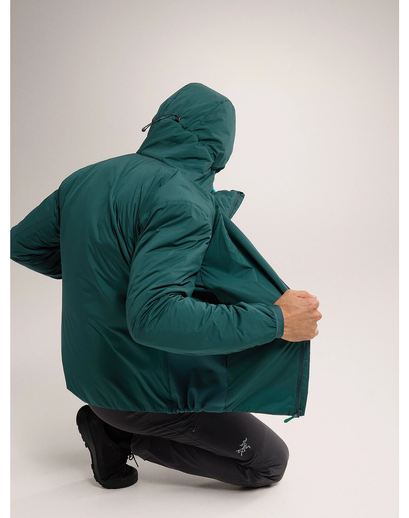 商品Arc'teryx|Arc'teryx 男士户外冲锋衣 X000007487PYTHEAS 绿色,价格¥2968,第4张图片详细描述