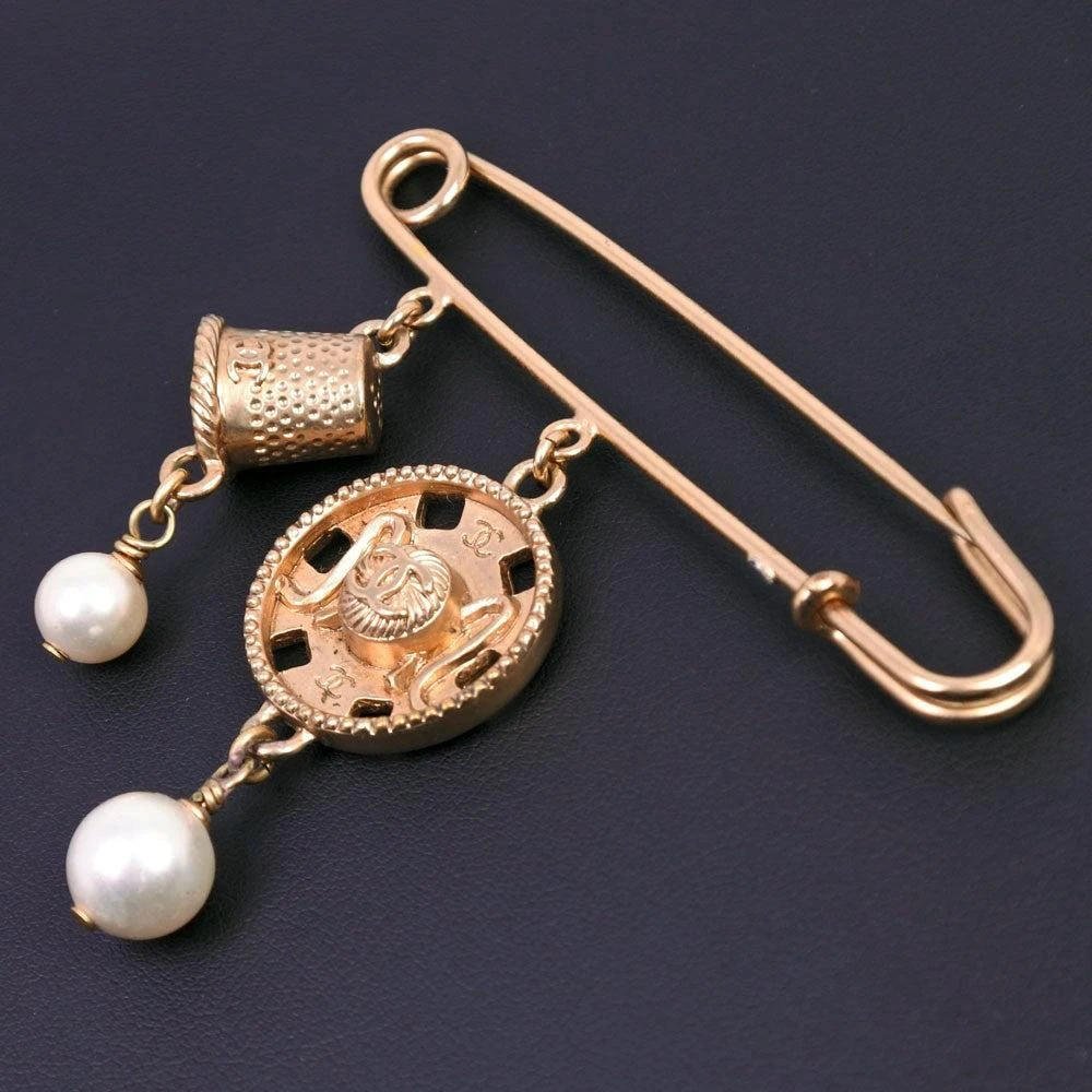 商品[二手商品] Chanel|Cc Coco Brooch Metal With Faux Pearls And Crystals _Plated Brooch Jewelry (Pre-Owned),价格¥5433,第2张图片详细描述