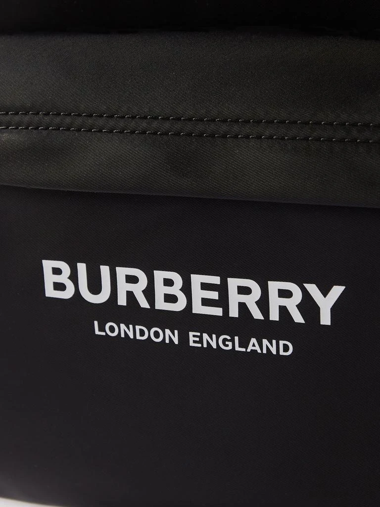 商品Burberry|Logo-print canvas backpack,价格¥7627,第5张图片详细描述