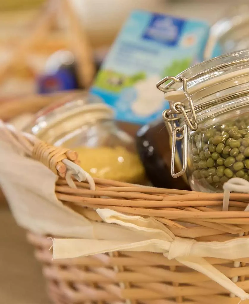 商品Vintiquewise|Oval Willow Basket with Double Drop Down Handles,价格¥169,第4张图片详细描述