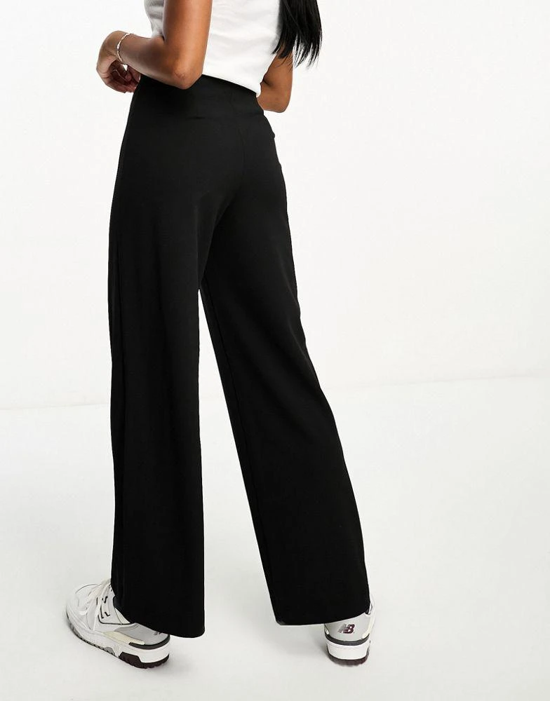 商品Vero Moda Petite|Vero Moda Petite pin tuck wide leg trouser in black,价格¥332,第3张图片详细描述