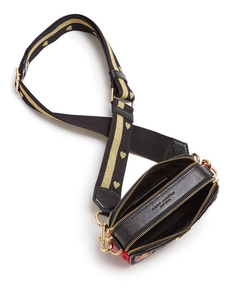 商品Marc Jacobs|Snapshot 红黑亮片真皮相机包,价格¥2924,第3张图片详细描述