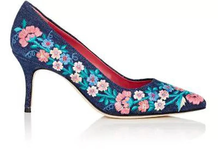 商品Manolo Blahnik|BBFiore Embroidered Denim Pumps,价格¥3117,第1张图片