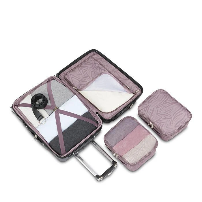 Just Right Expandable Carry On Spinner Suitcase 商品